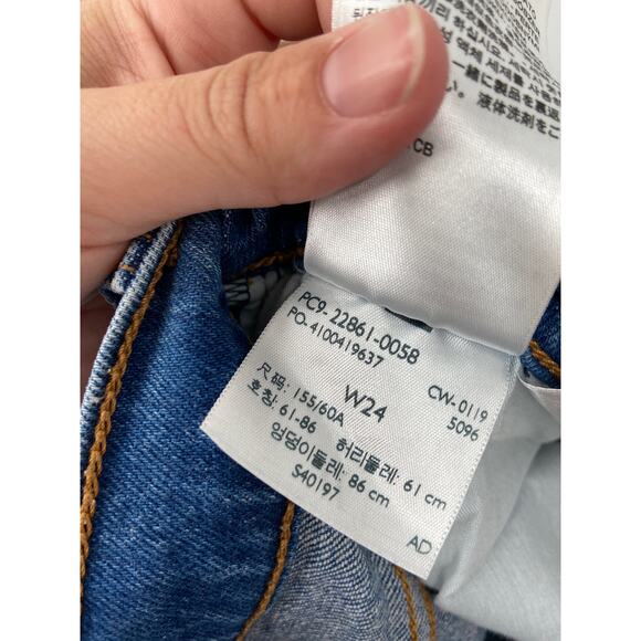 Levi's Wedgie Straight Leg Fit High Rise Denim Blue Jeans Size 24 - Picture 9 of 9